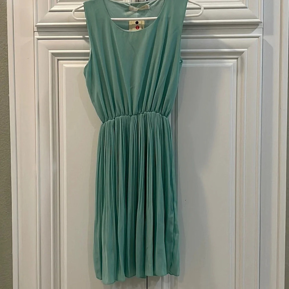 ximei Dresses & Skirts - XIMEI FASHION Sleeveless Tiffany Green lined Midi Dress flowy pleated large